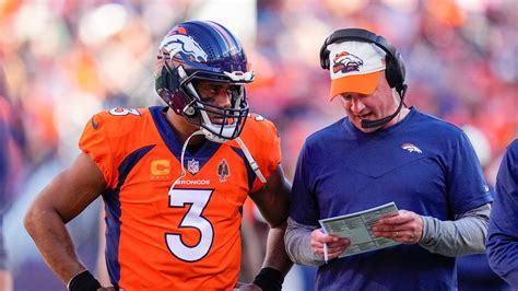 Broncos GM gives vote of confidence to embattled coach, QB | king5.com