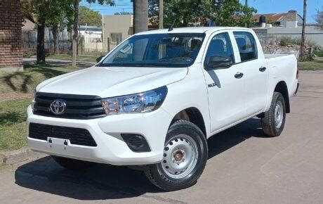 TOYOTA HILUX DX 4X2 2 4 DC 0KM Autos Usados Santa Fe Gras Automotores