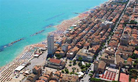 La Spiaggia Di Porto Recanati Riviera Del Conero