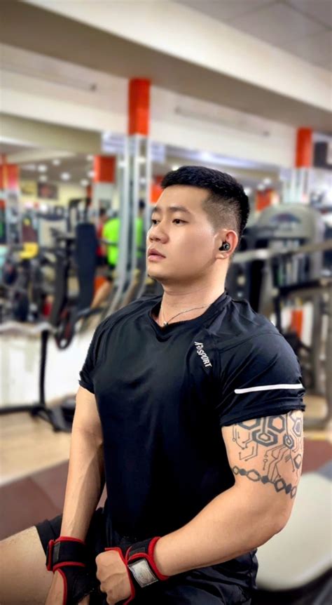 SIÊU PHẨM TRAI HLV GYM MỚI NHẤT BODY NGON SẠCH SẼ CU BỰ FUCK SƯỚNG CHƠI HẾT MÌNH NHÌN LÂU