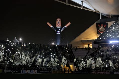 Torcida Do Corinthians Celebra Anivers Rio Do Time O Maior