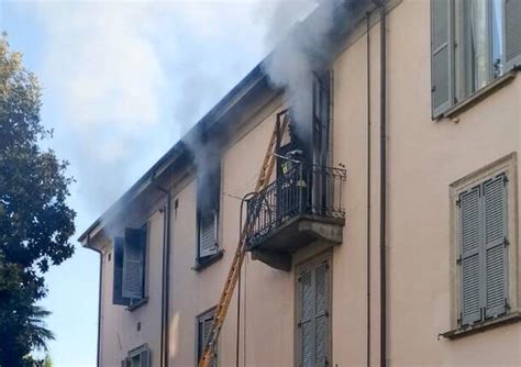 La Polizia Arresta Un Uomo Per Lincendio Allappartamento In Centro A