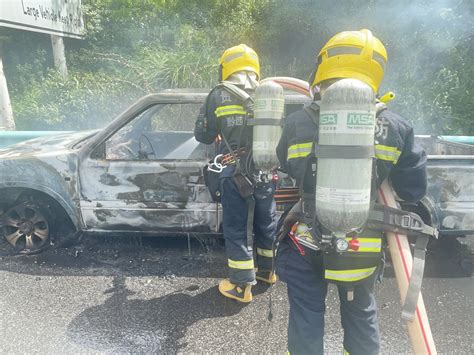 谨防汽车“上火”！黔西南一皮卡车行驶途中自燃