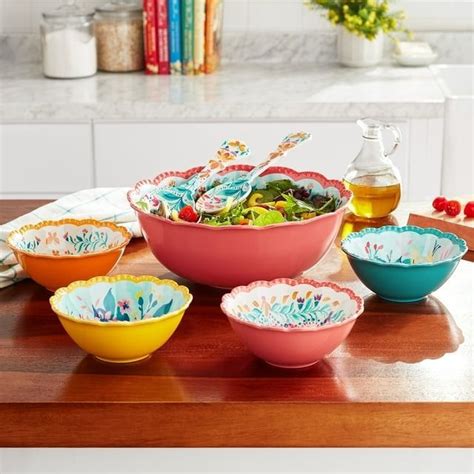 The Pioneer Woman Melamine Line Is Perfect For Serving Outdoors