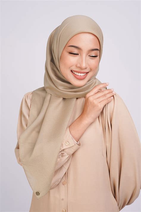 Amaya Texture Chiffon Square Nude Jasmina