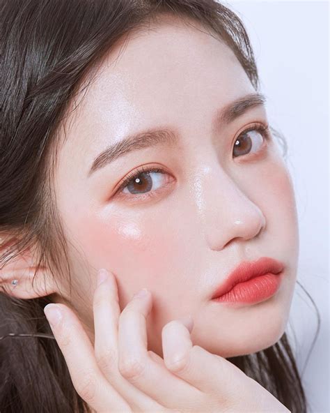 정 윤님의 Instagram 사진 • 2019년 5월 22일 오후 10 33 Korean Eye Makeup Korean