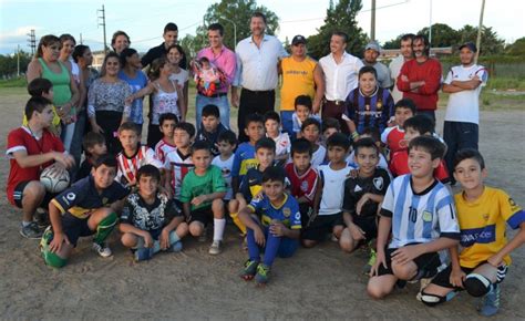 Entrega de elementos deportivos al Club Unión de Villa Jardín CN