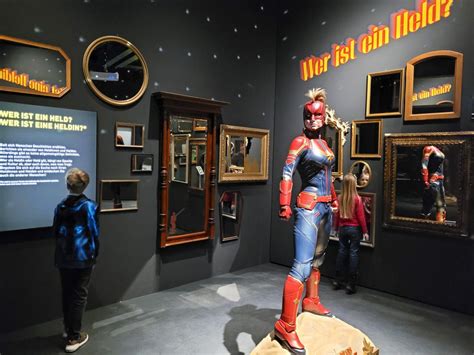 Heldinnen Helden Interaktive Ausstellung Im Museum Lokschuppen