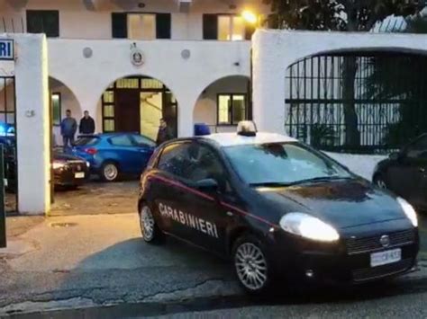 Ischia Violenza Sessuale Di Gruppo Su Due Ragazze Minorenni Arresti