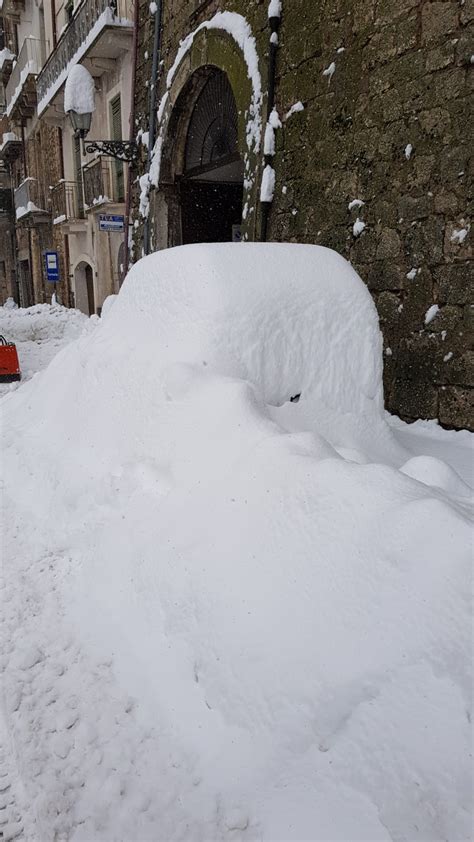 Ciclone Polare Abruzzo Seppellito Dalla Neve Escursione A Pacentro