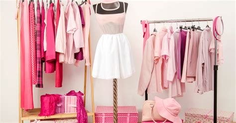 What Colors Go with Pink Clothes? Outfit Ideas & Styling Tips