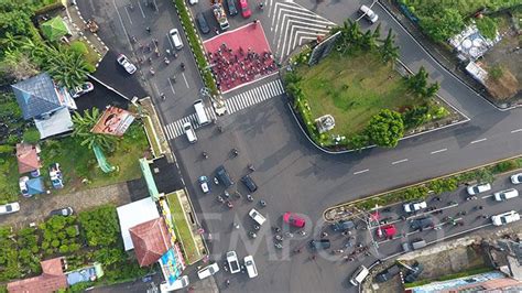 Foto Udara Lalu Lintas Jelang Penerapan Ganjil Genap Di Depok Tempo Co