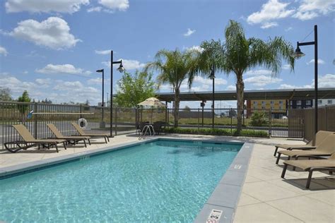 Hampton Inn & Suites Bakersfield North Airport Bakersfield | Bookonline.com