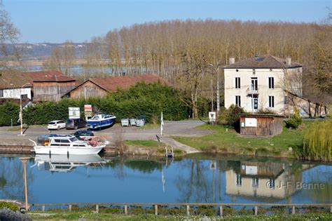 Damazan Le Canal De Garonne Et Le Port