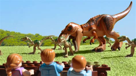 Bet you'll never look at birds the same way again : r/lego