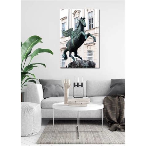 Fototapet Autoadeziv PVC Statuia Unui Cal 1 100 X 160 Cm EMAG Ro