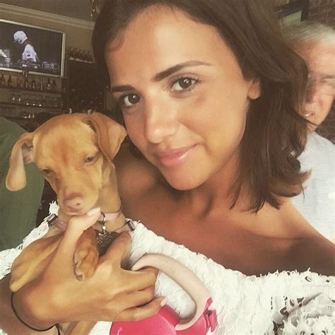 Lucy Mecklenburgh Shows Off Her Incredibly Toned Abs In Bikini Daily Mail Online