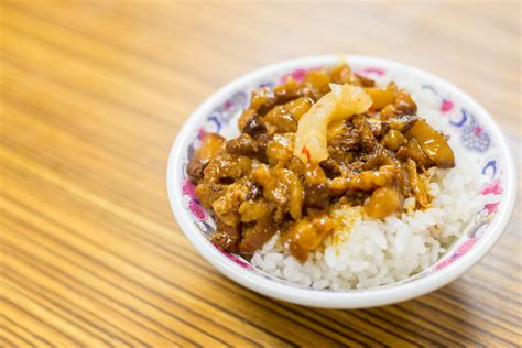 施家麻油腰花、一度食べたらやみつきになるまさにおふくろの味のルーローファン。 | 台湾飯