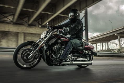 HARLEY DAVIDSON UNLEASHES BIG TWIN CUSTOM REVOLUTION Drive Safe And Fast