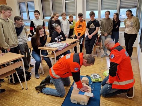 Edukacija U Enika Osmih Razreda O Sveti Ilija O Pru Anju Prve Pomo I