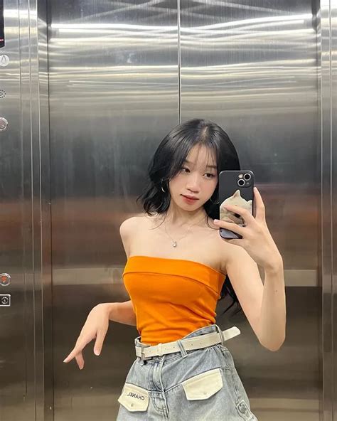 Xuan Ca Hoang Lan Anh Pitted White Person Who Shows Off One Sunny Skin Hot KOLs Life