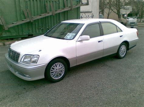 2000 Toyota Crown Pictures For Sale