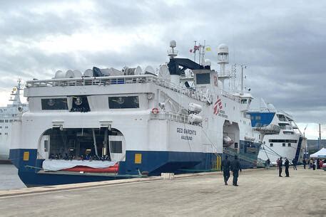 Migranti Geo Barents Soccorre Naufraghi Arriveranno Al Porto Di