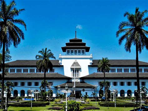 Nongkrong Asyik Di Taman Tematik Bandung Jdlines