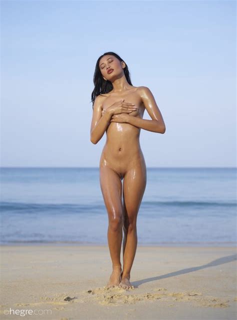 Amateur Girl Hiromi Oily Naked Sunrise 10 10000px