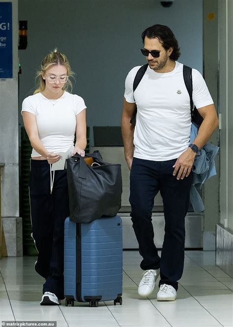 Sydney Sweeney et son fiancé Jonathan Davino portent des tenues