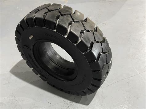 X Pneumatic Forklift Tyres Tires Rim Wheel Assembly