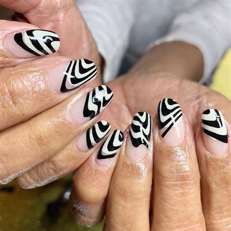 200 Mẫu Nails Design White And Black được Yêu Thích Nhất