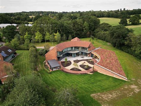 Multi-million pound curved eco house in Warwickshire to feature on