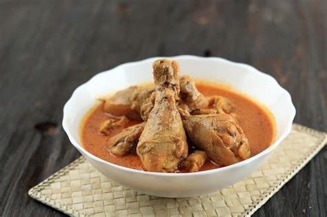 Premium Photo | Kari or kare or gulai ayam spicy indian chicken curry ...