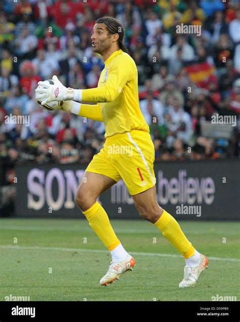 England Goalkeeper High Resolution Stock Photography And Images Alamy