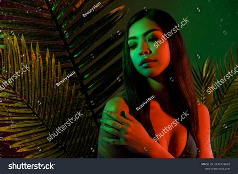 Portrait Attractive Nude Sensual Girl Touch Stock Photo 2140776603 Shutterstock