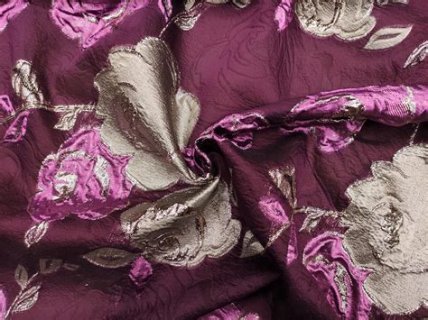 Tessuto Organza Jacquard Motivo Floreale Fucsia Scuro Magenta