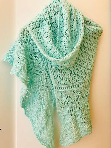 Ravelry Tender Kiss Pattern By Drops Design