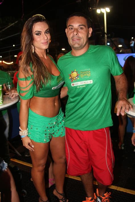 Ego Nicole Bahls Curte Carnaval Ao Lado Do Ex De Ana Maria Braga