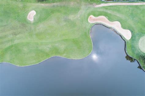 Tiro De Drone De Vista A Rea De Fairway De Campo De Golf Verde Hermoso