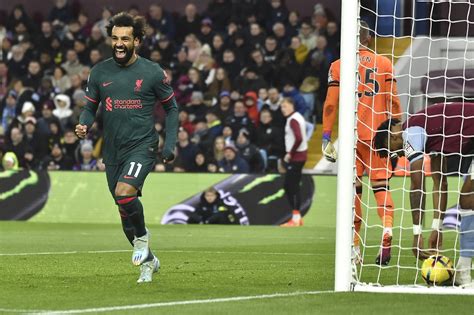 محمد صلاح يسجل ويصنع ليفربول يتقدم على أستون فيلا بثنائية نظيفة في