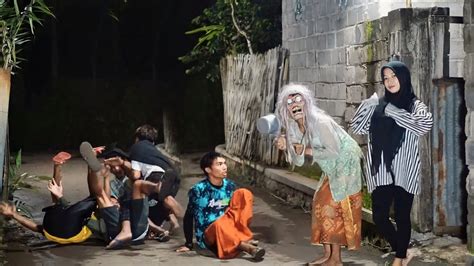 Jebakan Hantu Nenek Gayung Paling Lucu Ghost Prank Youtube