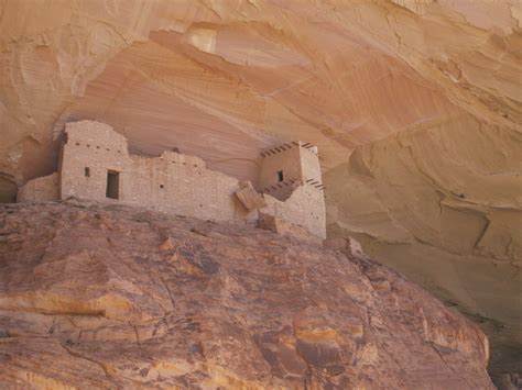 Four Corners Hikes-Navajo Nation: Mummy Cave Ruins in Canyon de Chelly