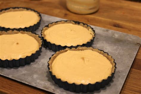 Keto No Bake Pumpkin Pie Cheesecake - Ruled Me