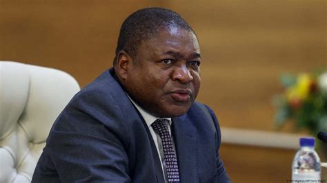 Nyusi O responsável pela defesa de Moçambique somos nós DW 18 04