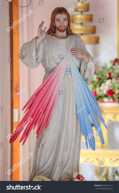 Divine Mercy Jesus Statue Stock Photo 704761615 | Shutterstock