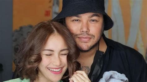 Ayu Ting Ting Gagal Lagi Jadi Istri Ivan Gunawan Akui Belum Kepikiran