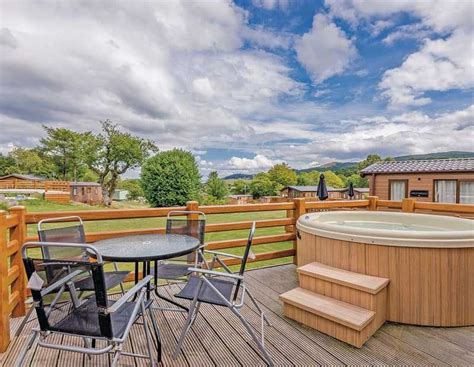 21 Luxury Lodges in Wales with Hot Tubs (from £35 per Night)