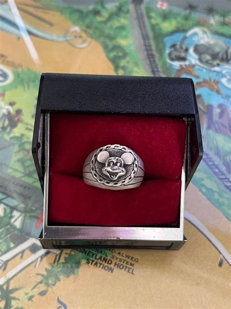 Chunky Vintage Disneyland Mickey Mouse Pewter Ring SI Gem