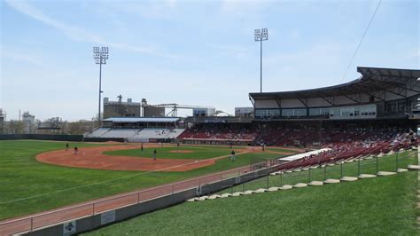 Diamond Visits New Veterans Memorial Stadium Cedar Rapids Iowa Cedar Rapids Kernels